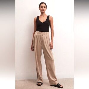 Z Supply Farrah Trouser, size XS. Warm sands color. NWT.